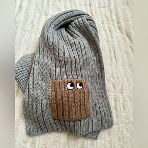 Anya Hindmarch×Uniqlo scarf